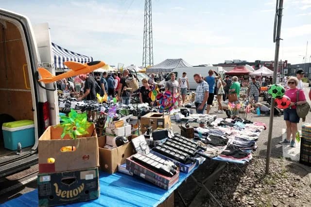 Czy giełda w Poznaniu jest otwarta? Sprawdź godziny i dni!