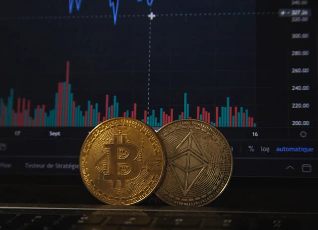 Jak kupować kryptowaluty bez ryzyka i zbędnych kosztów?